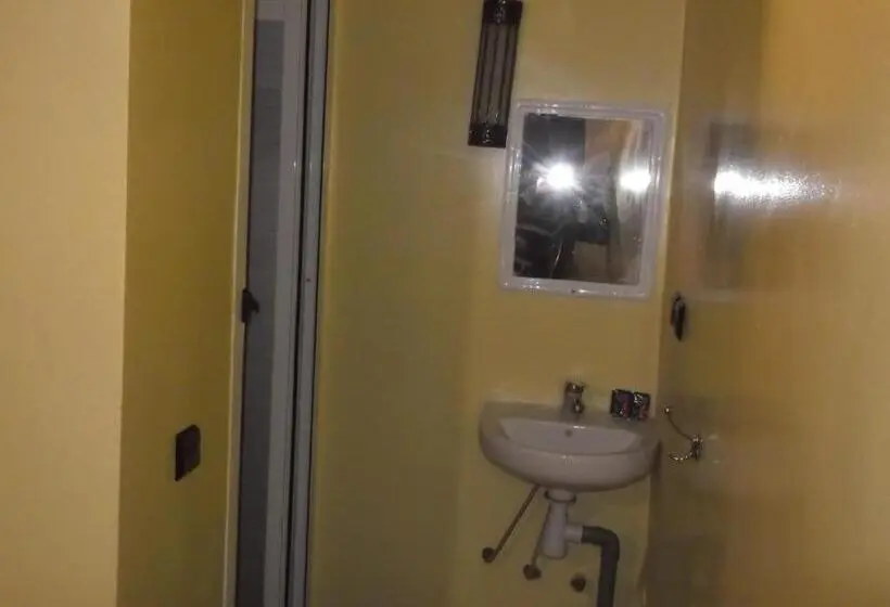 اتاق لوکس, Tifinagh Guest House