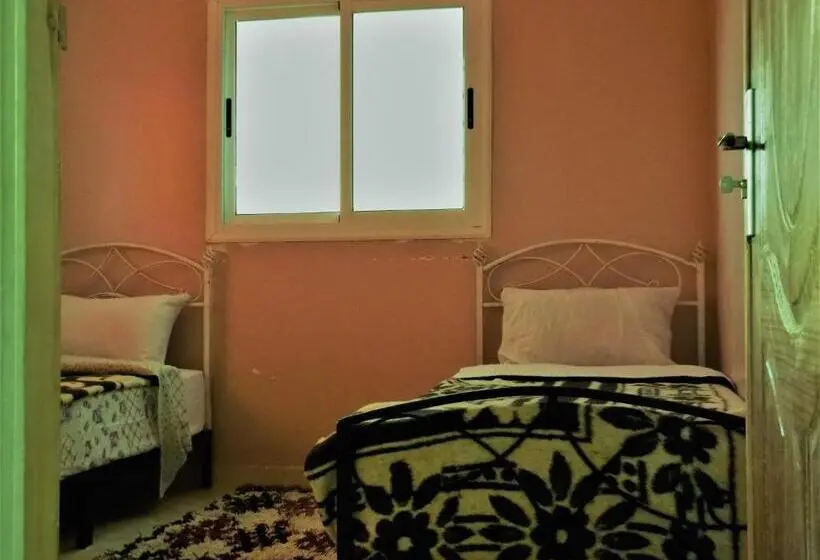 اتاق استاندارد با سرویس بهداشتی مشترک, Tifinagh Guest House