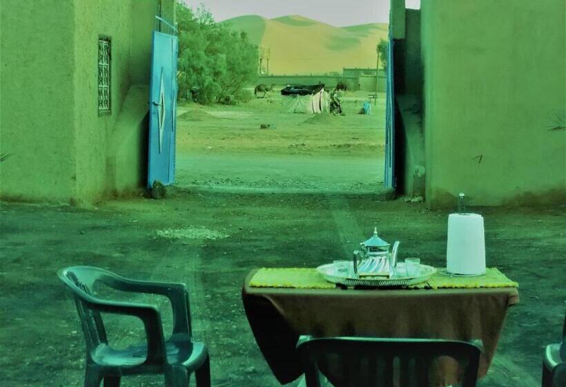 اتاق راحتی سه تخته, Tifinagh Guest House