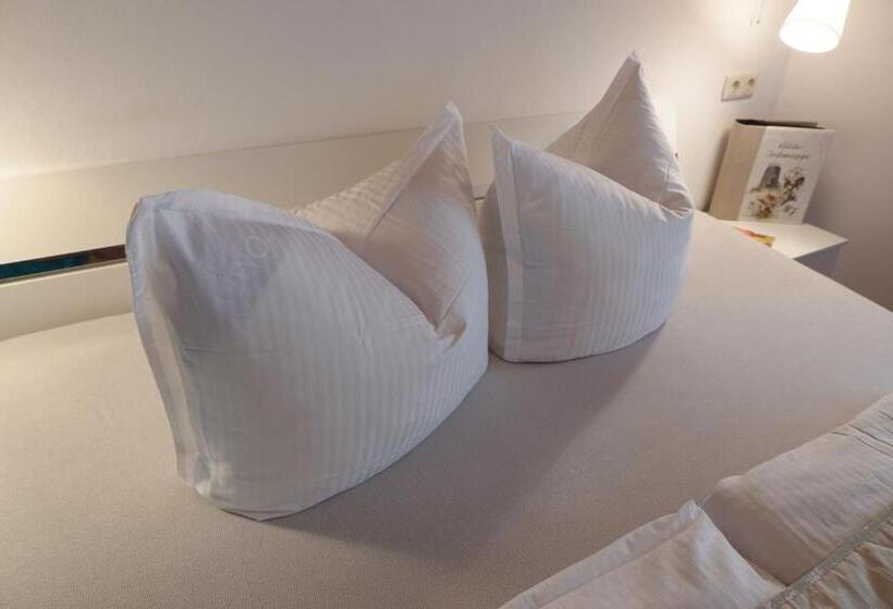 Номер Стандарт с Балконом, Frühstückspension Mayer Schiller