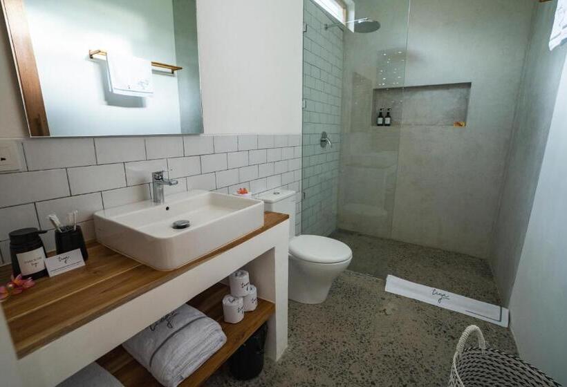 套房配有游泳池, Tiga Studios   Adults Only