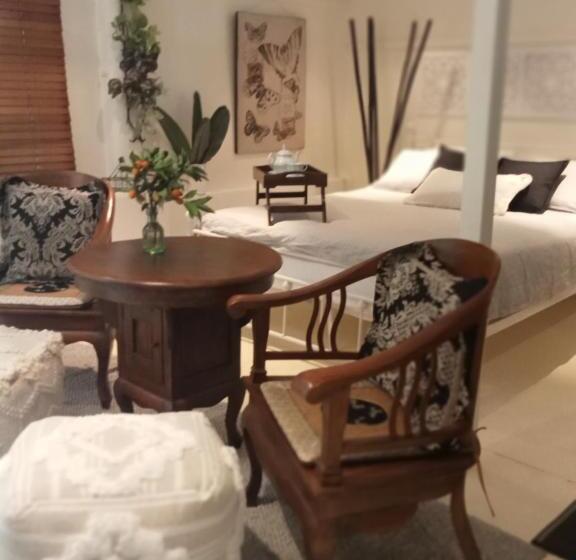Номер Стандарт, Bronnies Place