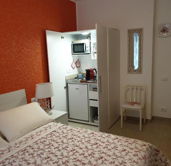 غرفة قياسية, L Approdo