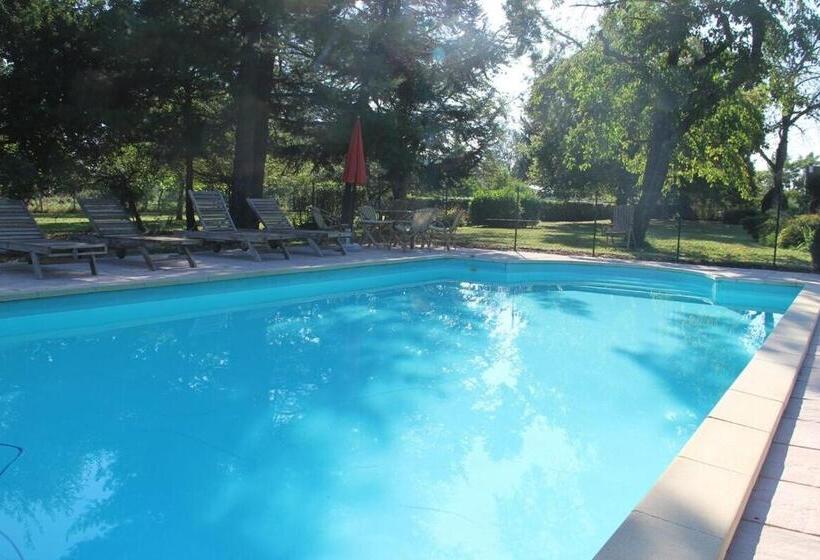 חדר סטנדרט לשלושה, La Dominotte