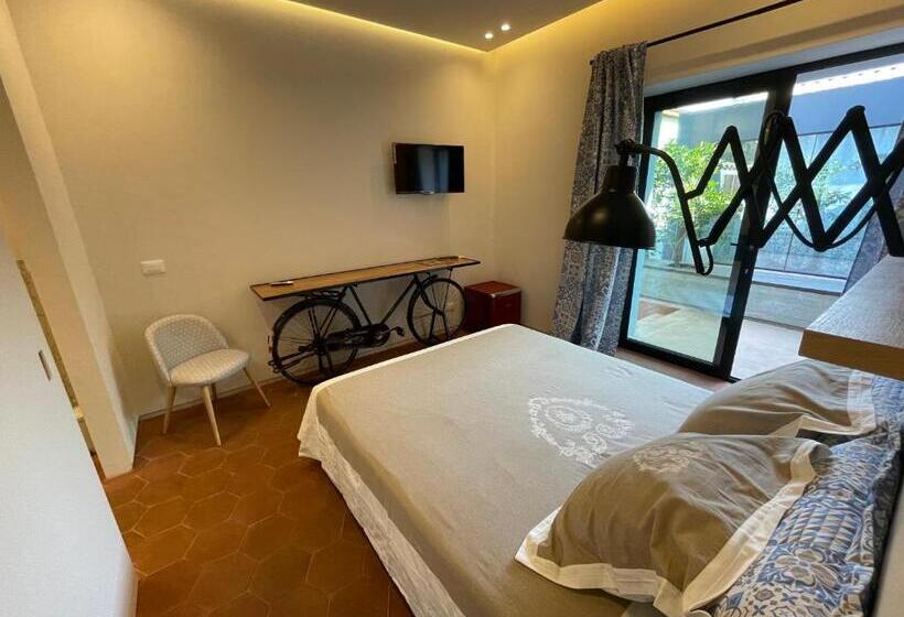 חדר סופריור, Lumia N  Ciuri