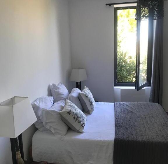 Номер Стандарт Вид на Сад, L Ostalada