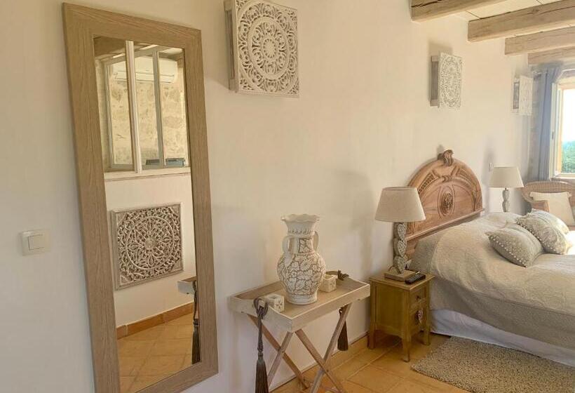 غرفة قياسية مطلّة علي حمام السباحة, Le Mas Des Roses 1884