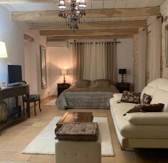 غرفة ديلوكس, Le Mas Des Roses 1884