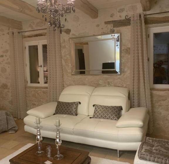 غرفة ديلوكس, Le Mas Des Roses 1884