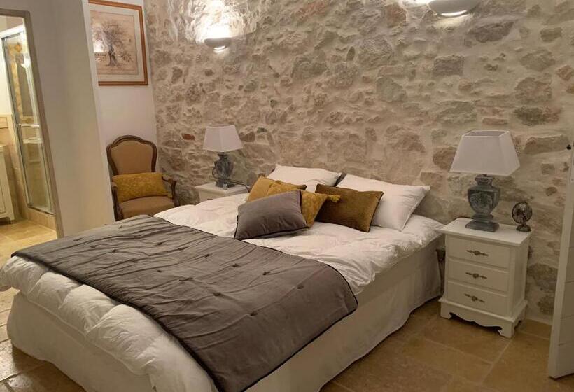 غرفة قياسية مزوَّدة بتراس, Le Mas Des Roses 1884