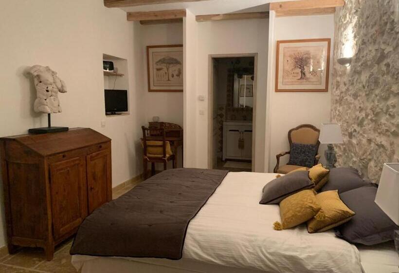 غرفة قياسية مزوَّدة بتراس, Le Mas Des Roses 1884