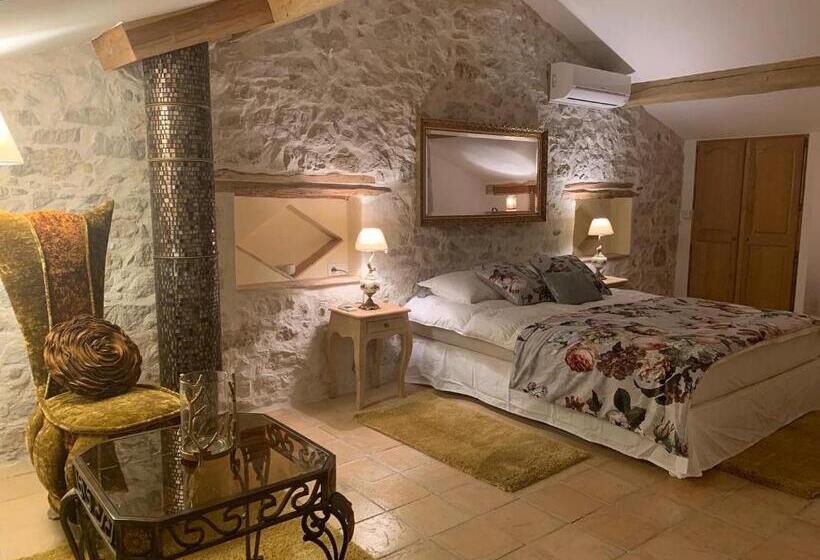 جناح ديلوكس سرير كينج, Le Mas Des Roses 1884