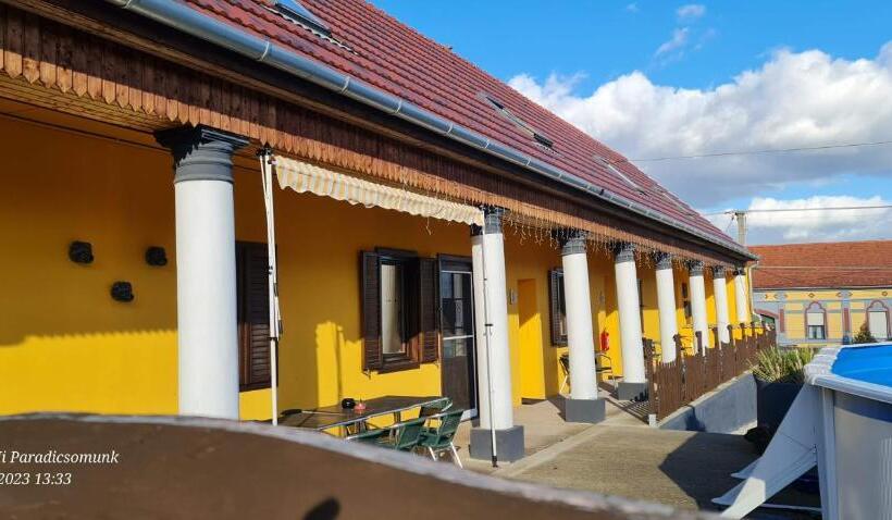 Номер Стандарт с Террасой, Panzio A Mi Paradicsomunk