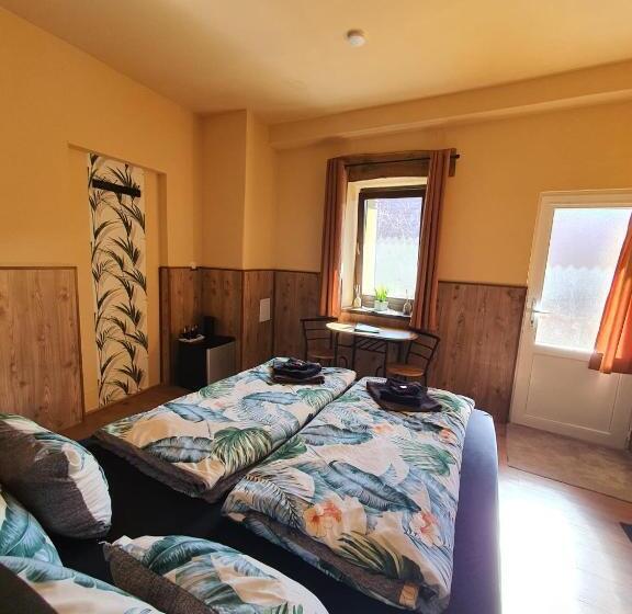 Номер Стандарт с Террасой, Panzio A Mi Paradicsomunk