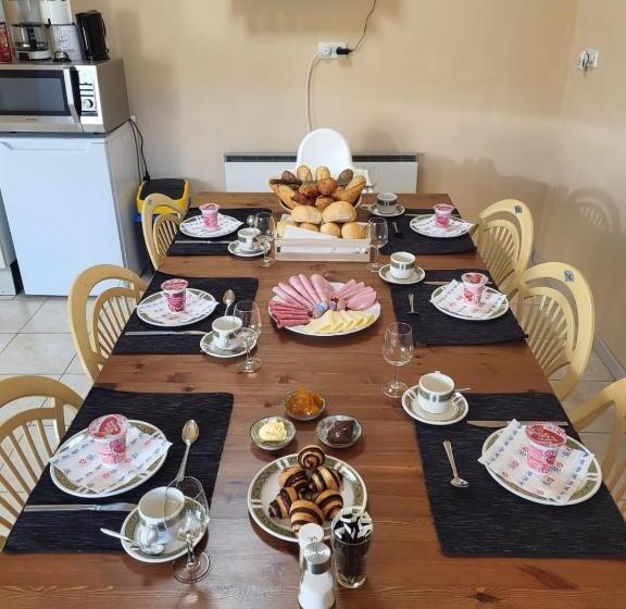 Номер Стандарт, Panzio A Mi Paradicsomunk