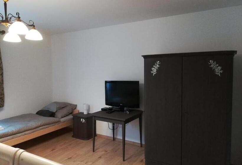 ファミリールーム, Cinege Vendégház