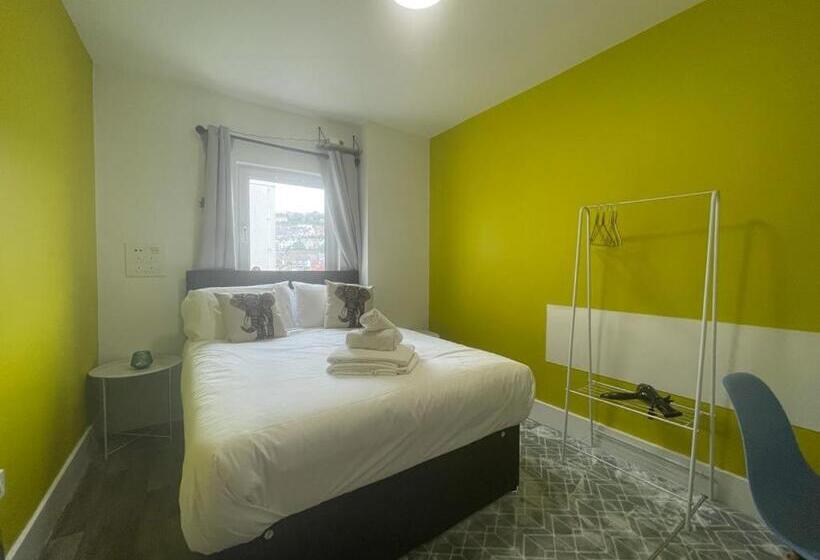 Apartamento 1 Quarto, Neon 160