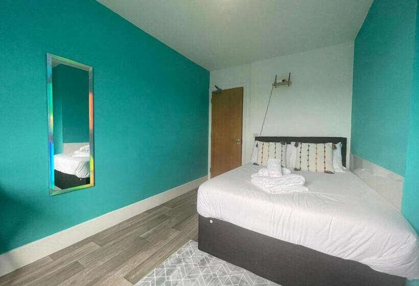 Apartamento 1 Quarto, Neon 160