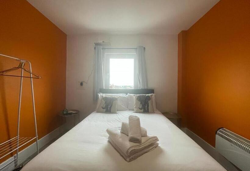 Apartamento 1 Quarto, Neon 160