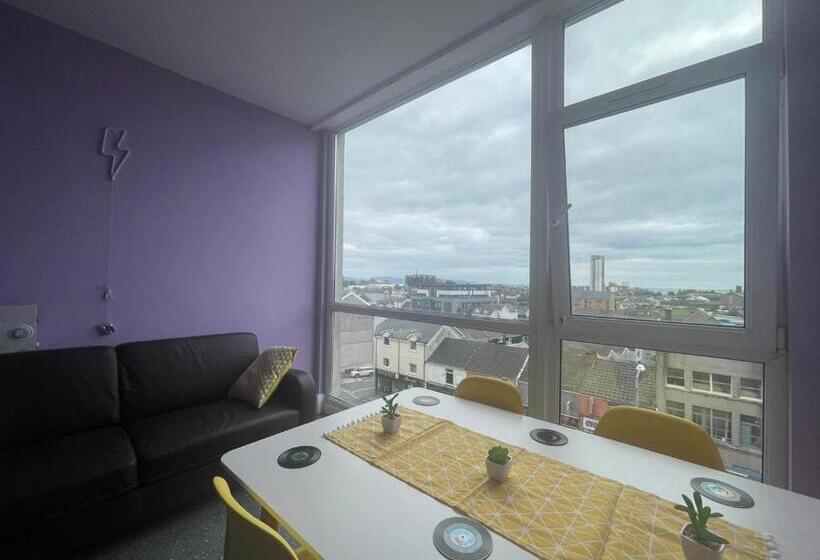 Apartamento 1 Quarto, Neon 160