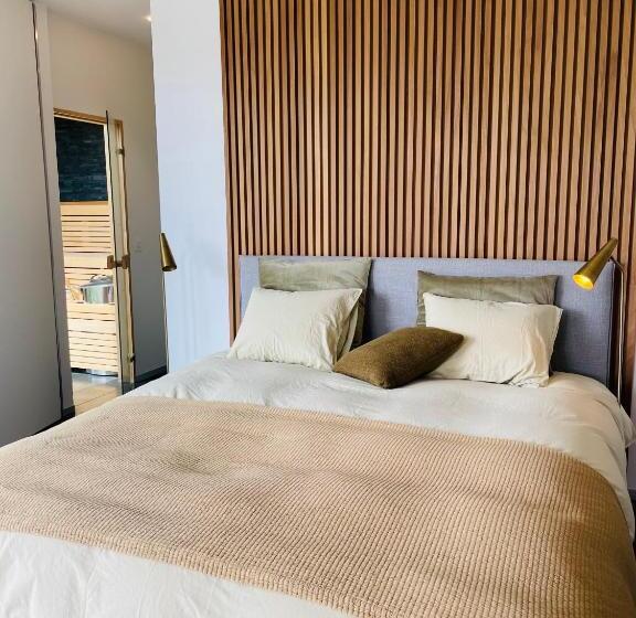 اتاق لوکس, Lit De Clémot