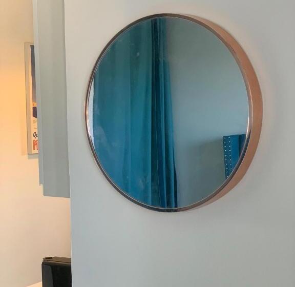 家庭工作室, O Deux Cèdres