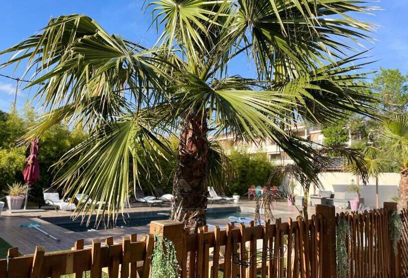 四人标准间, O Deux Cèdres