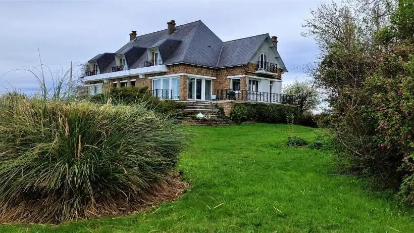 ガーデンビュースタンダードルーム, La Bellevue Bréville   B&b