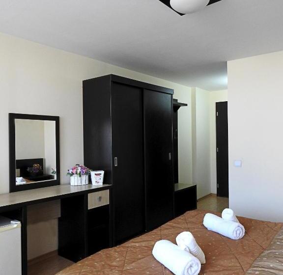 חדר דלוקס, Pensiunea Eric