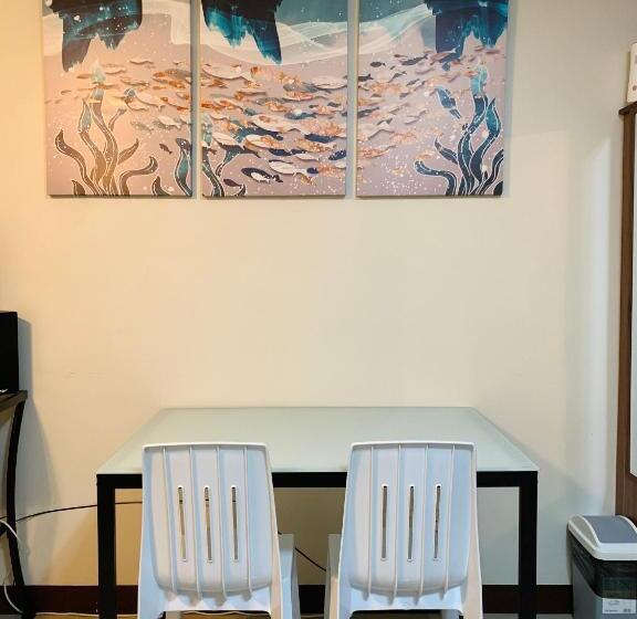 استودیو استاندارد با بالکن, Quayside Condo Near Airport