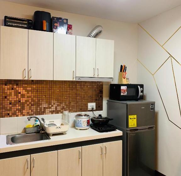 استودیو استاندارد با بالکن, Quayside Condo Near Airport