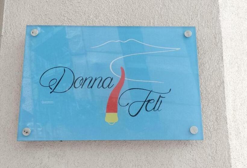 منزل غرفة نوم واحدة, Donna Felì