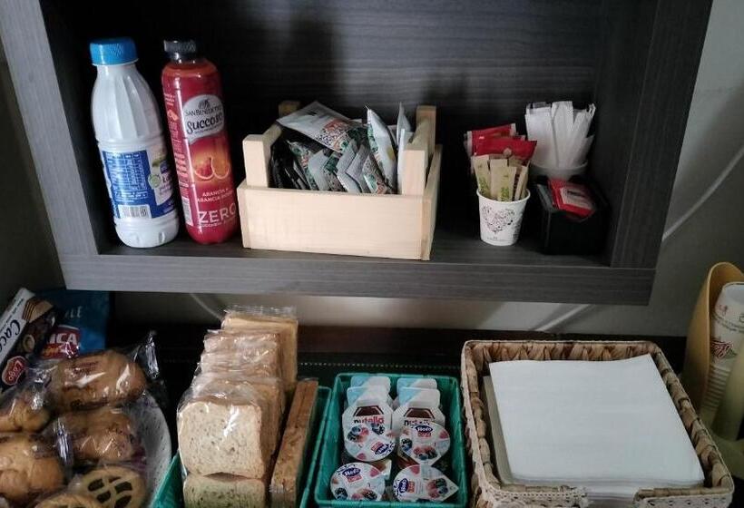 غرفة قياسية, Donna Felì