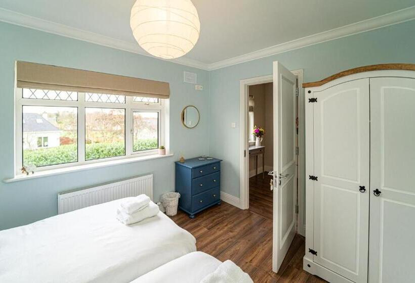 اتاق استاندارد, Five Ferns House