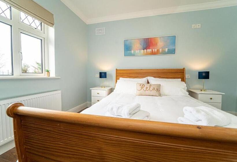 اتاق استاندارد, Five Ferns House