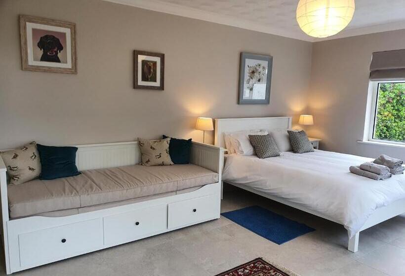 اتاق خانوادگی, Five Ferns House