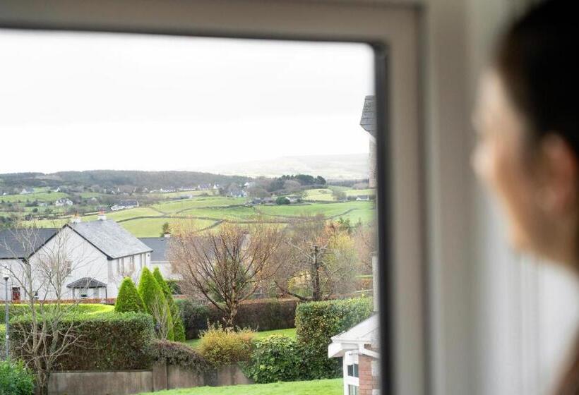 اتاق استاندارد, Five Ferns House