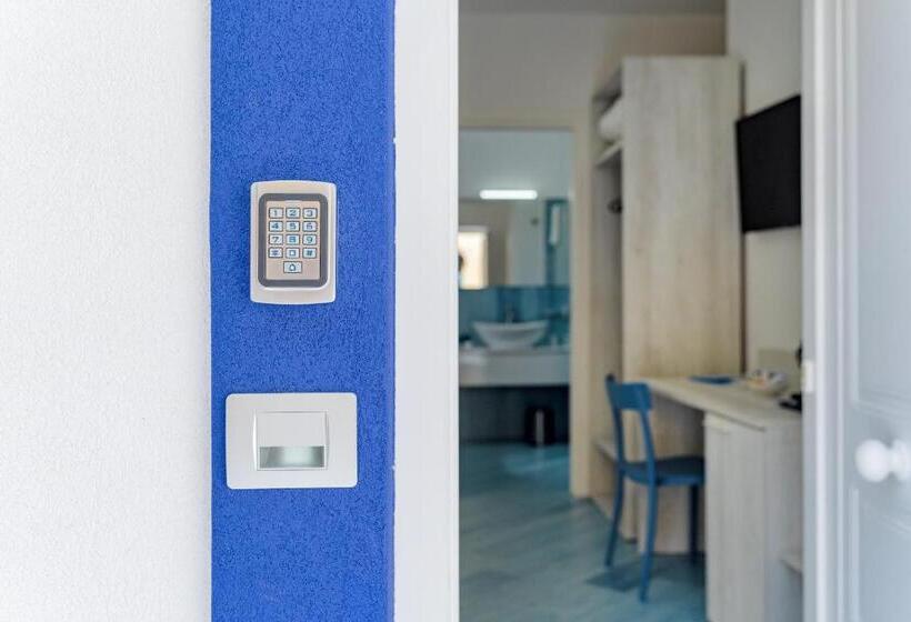 اتاق استاندارد سه نفره, Poseidonia Rooms