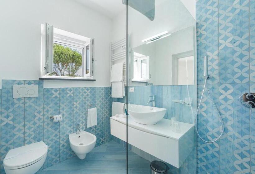 اتاق استاندارد سه نفره, Poseidonia Rooms