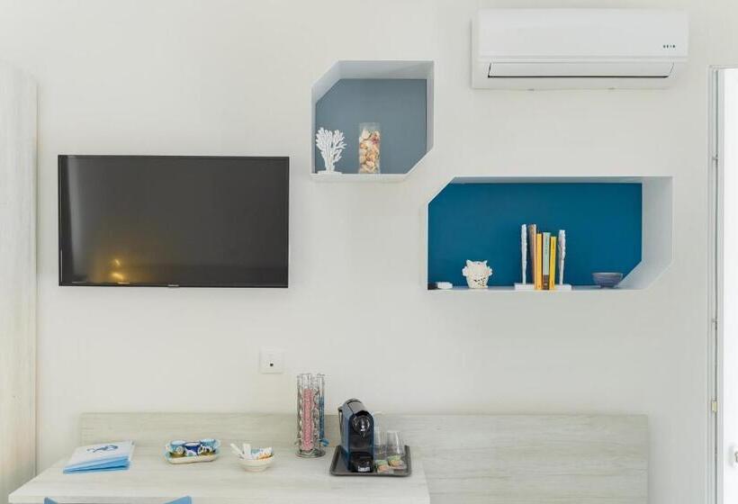 اتاق استاندارد سه نفره, Poseidonia Rooms