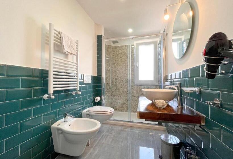 Номер Стандарт, Dc House