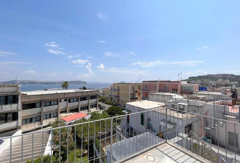 Номер Deluxe, Dc House