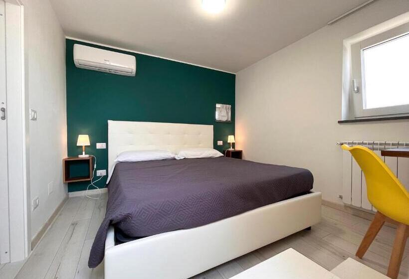 Номер Deluxe, Dc House