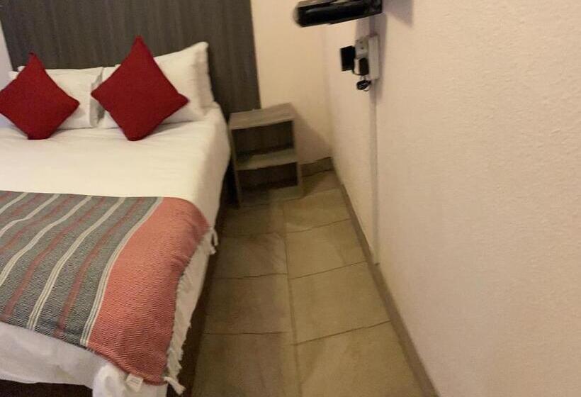 Quarto Deluxe, Host Hub Guest House