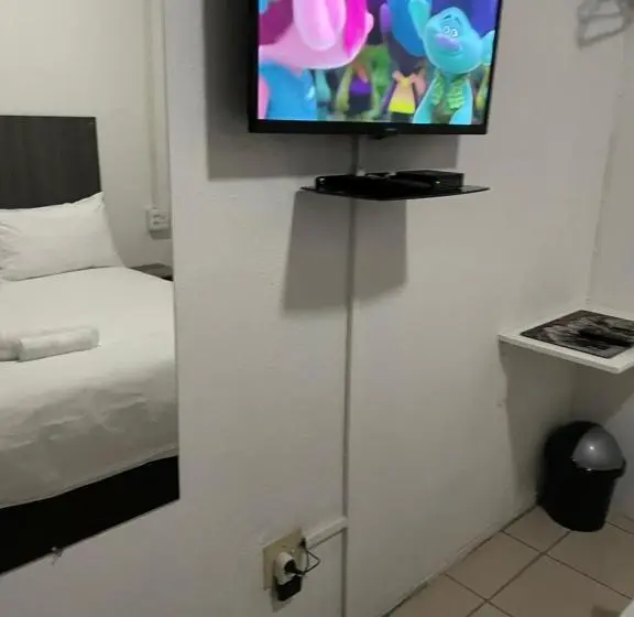 デラックスルーム, Host Hub Guest House