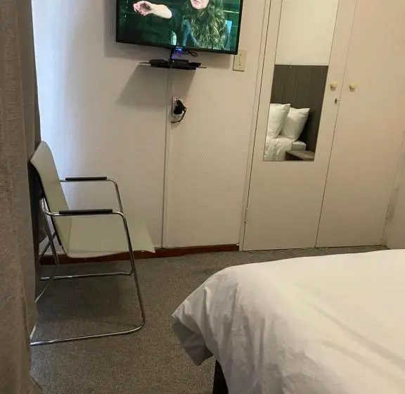 デラックスルーム, Host Hub Guest House