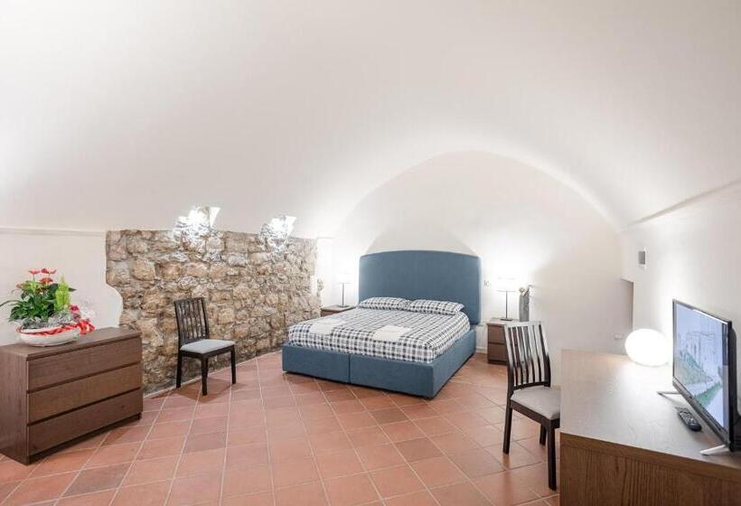 Quarto Estandar, Residenza De Gemmis