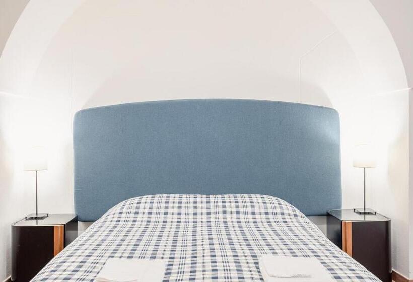 إستديو عائلى, Residenza De Gemmis