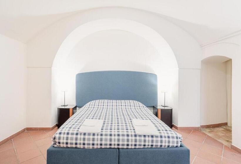 إستديو عائلى, Residenza De Gemmis