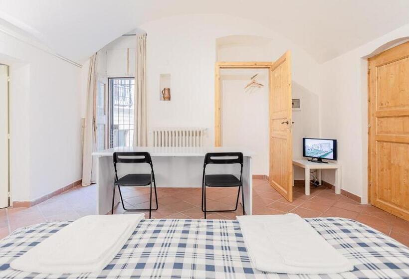 إستديو عائلى, Residenza De Gemmis